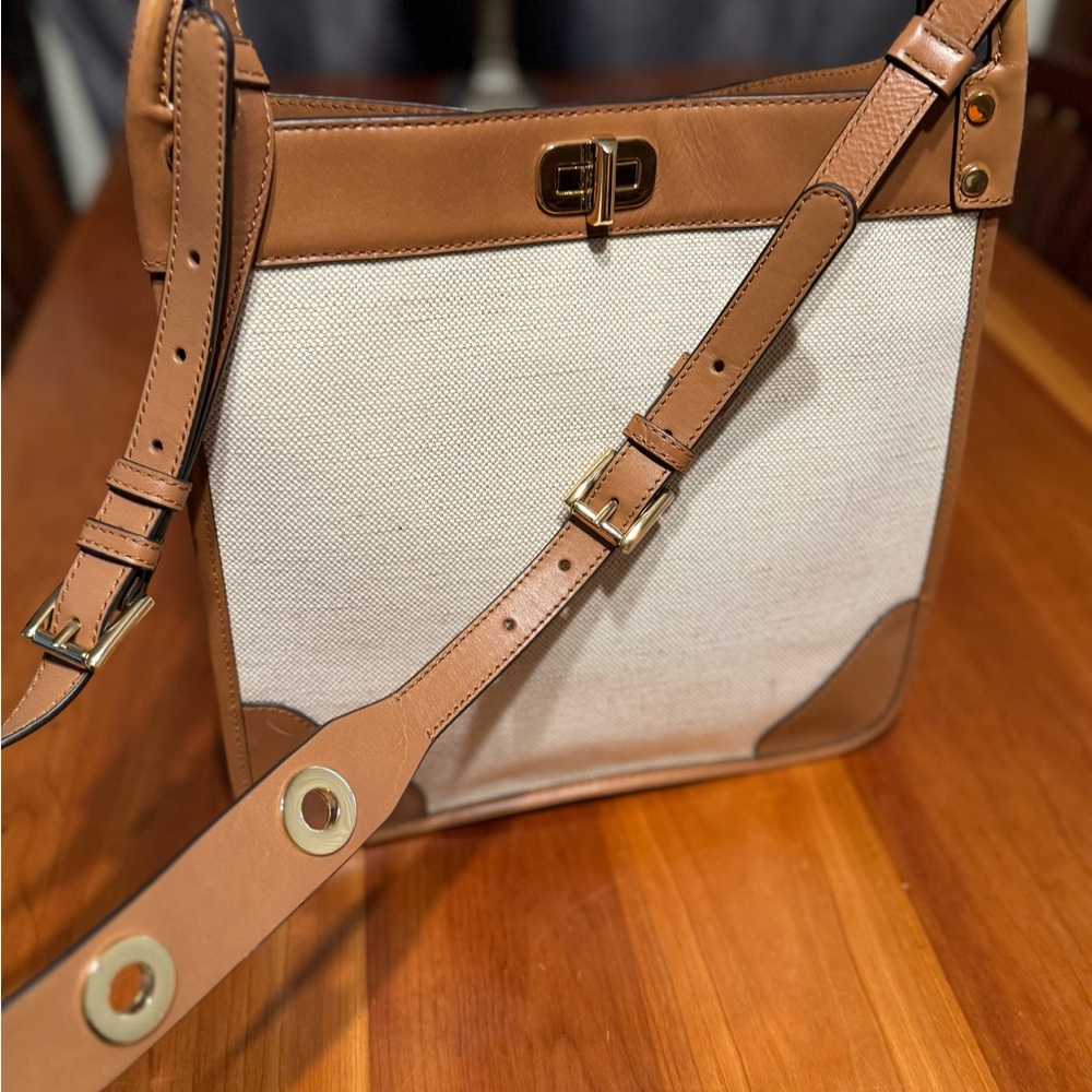 Michael Kors beautiful tan handbag - Picture 3 of 16